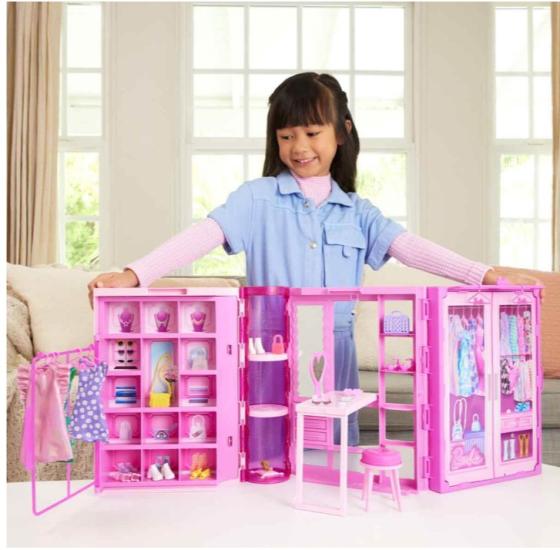 Barbie’nin Rüya Gardırobu ve Bebek Oyun Seti HXD58